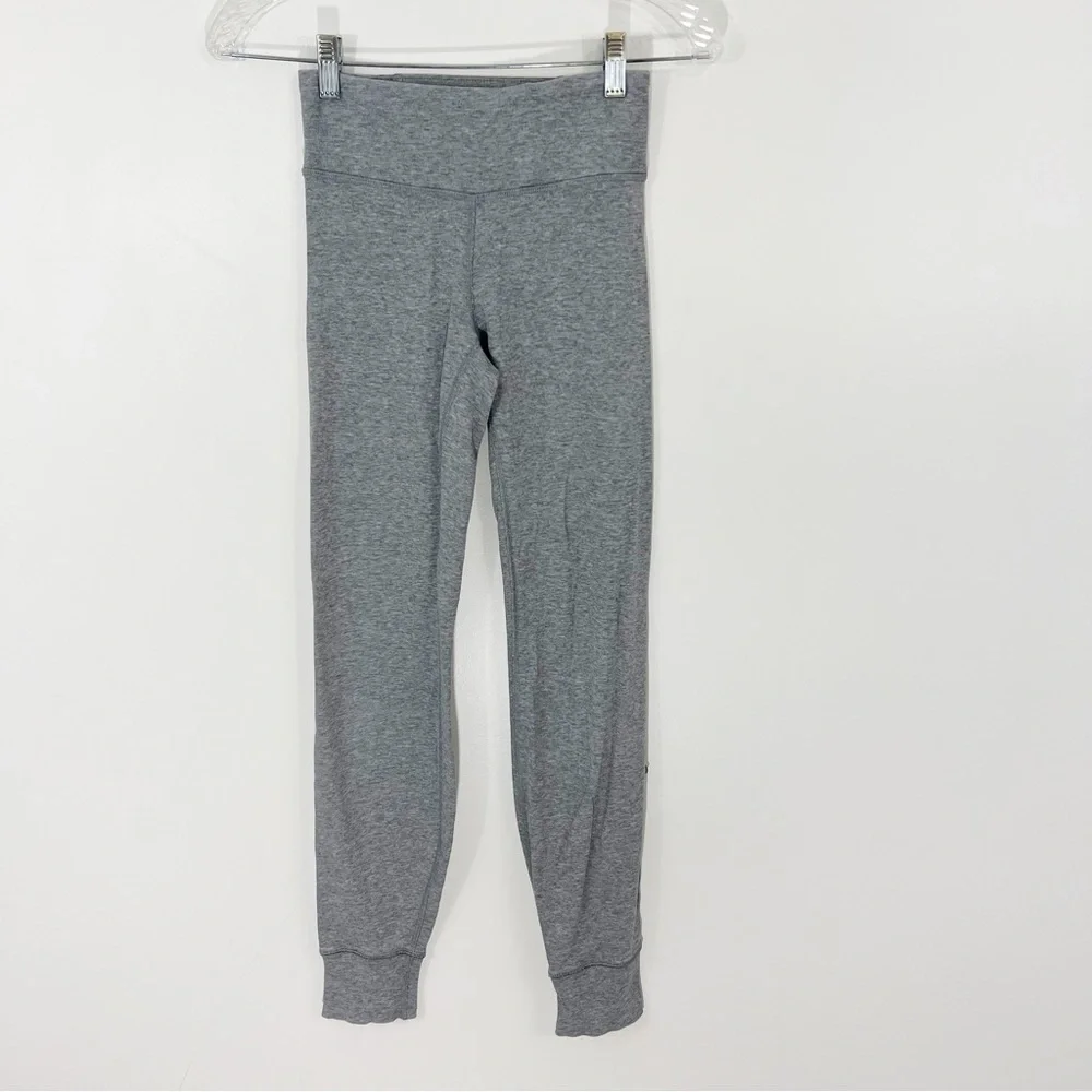 Lululemon Open Your Heart Pant in Heathered Medium Grey Size 2